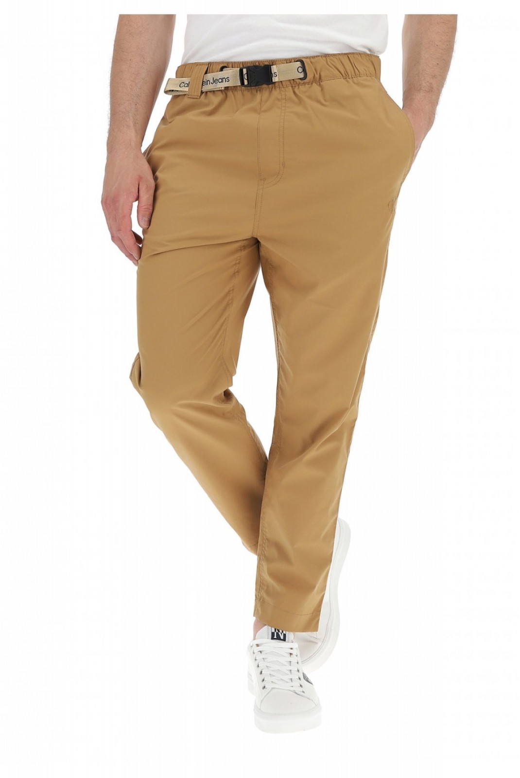 Pantalon ceinturé en toile Calvin klein GE4 Tobacco Brown J30J320589