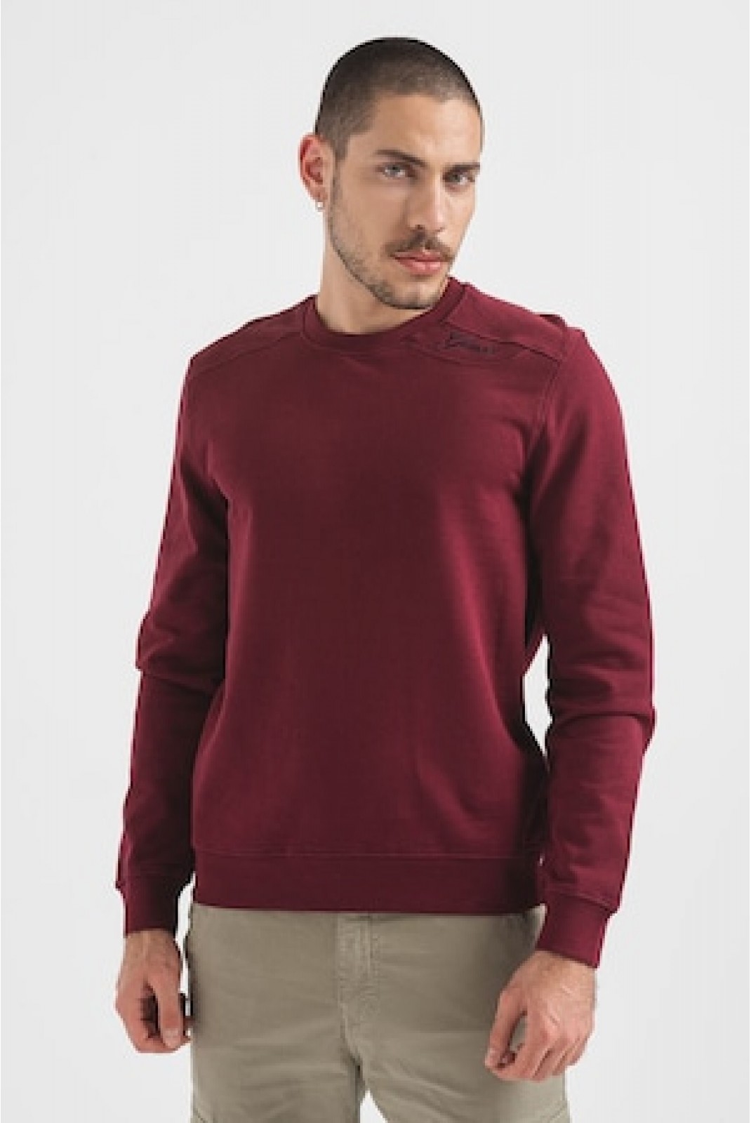 Sweat slim à logo brodé épaule Guess jeans A414 MAROON NOIR M3BQ25 KBY31