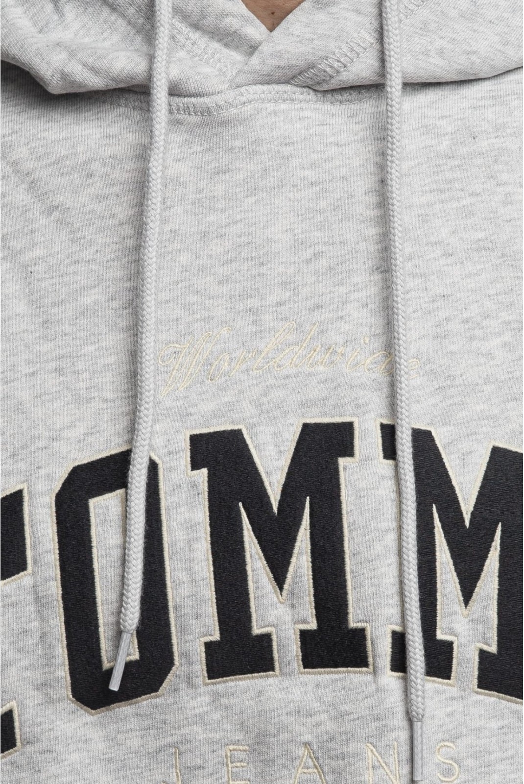 Sweat à capuche logo brodé Tommy Jeans PJ4 Silver Grey DM0DM18401