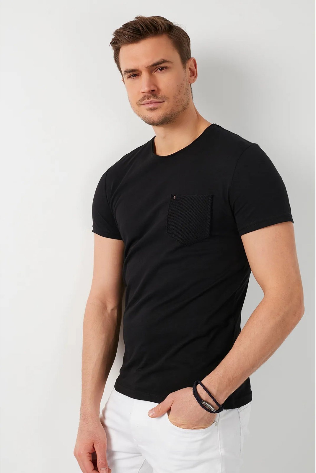 T-shirt - Black - Buratti - BRT16